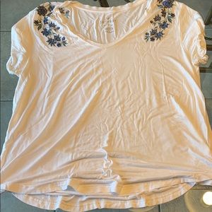 Worn American Eagle beautiful design short sleeve